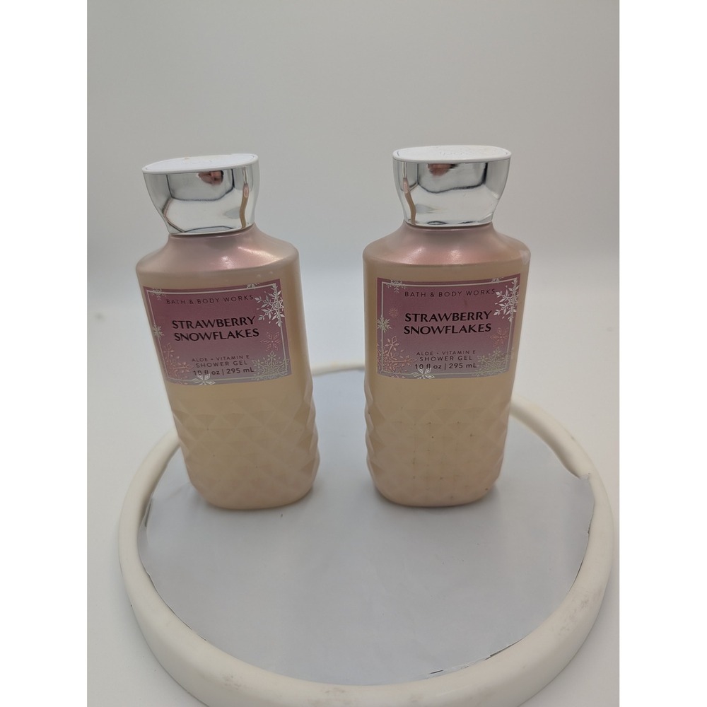 Bath & Body Works Strawberry Snowflakes Shower Gel 10oz Lot of 2‎ Aloe Vitamin E
